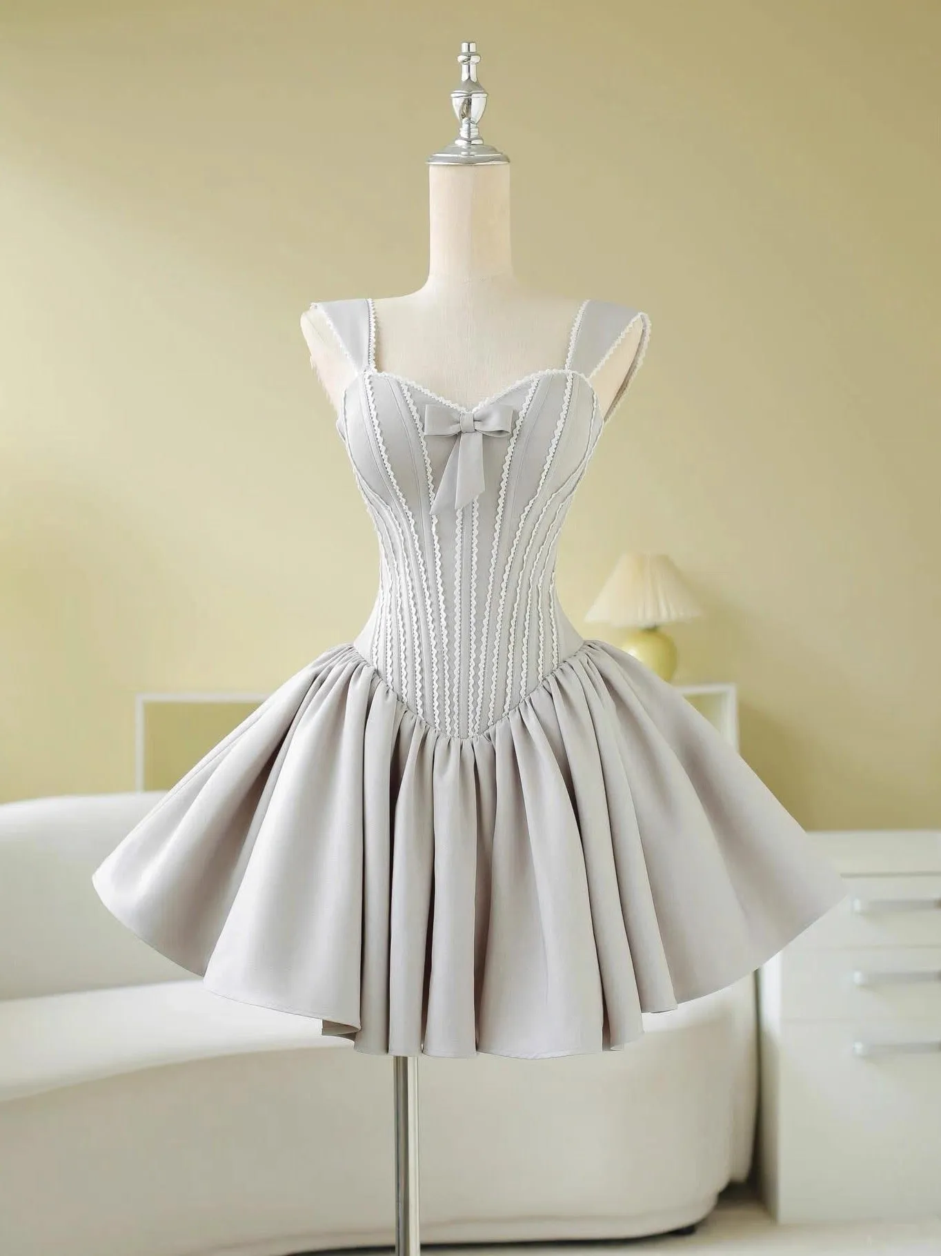 Simple Ball Gown Sweetheart Silver Short Satin Formal Homecoming Dresses Party Graduation Dress Hoco Dresses HZ1121