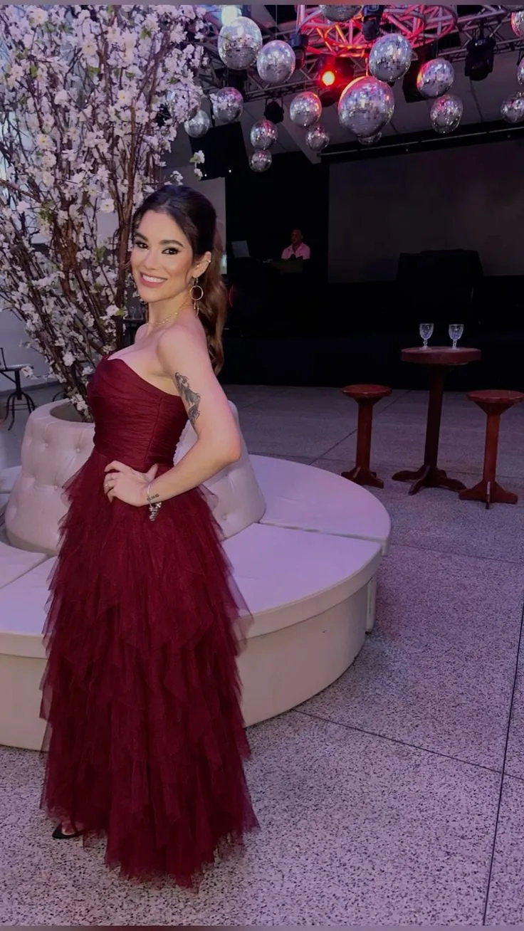 Classy A line Strapless Burgundy Long Tulle Formal Prom Gown Summer Wedding Guest Dress Bridal Guest Dresses Wedding Outfits For Guest HZ1121