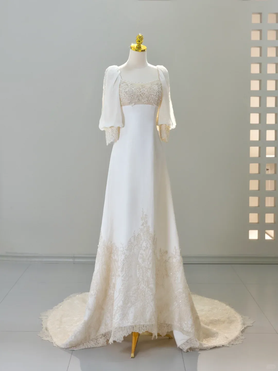 Romantic Wedding Gown Bridal Dress A Line Square Neck Satin Wedding Dress Ivory Wedding Dresses Modest Wedding Gowns HZ1121