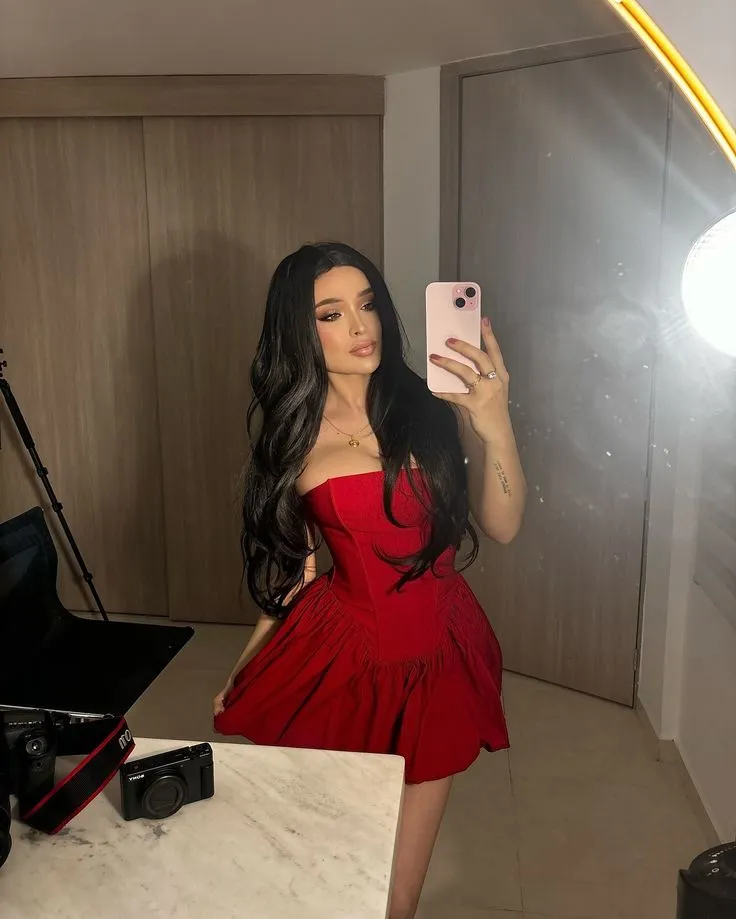 Pretty Ball Gown Strapless Red Satin Formal Homecoming Dresses Short 16th Birthday Outfits Graduation Dress Mini Cocktail Dresses HZ1121