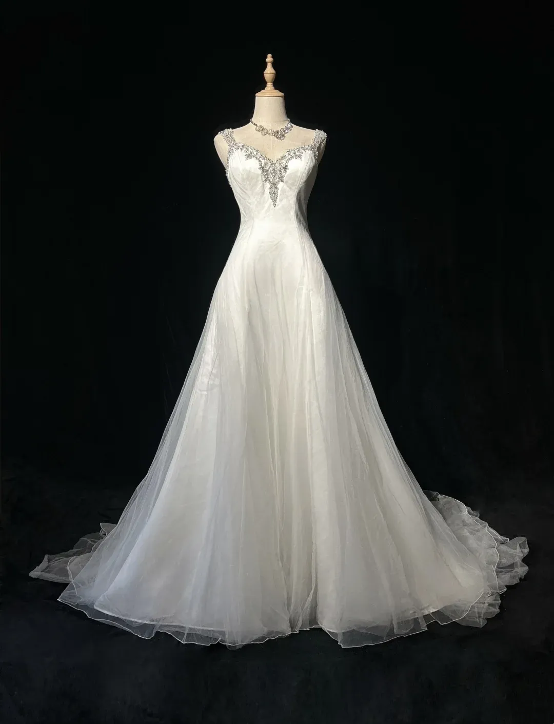 Vintage Bridal Dress Ball Gown Sweetheart White Silver Beads Tulle Long Wedding Dress Retro Wedding Dresses Modest Wedding Gowns HZ1121