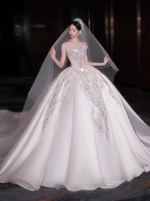 Modest White Sweetheart Neck Wedding Dresses Tulle Beaded Applique Ball Gown Elegant Bridal Dress Elegant Bridal Gowns HZ1121