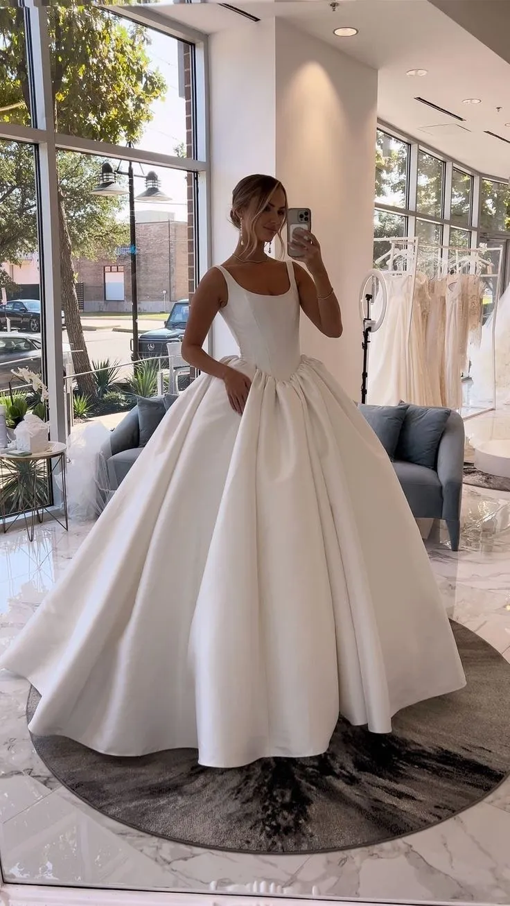 Classic Bridal Gown Ball Gown Square Neck Sleeveless Satin Long White Wedding Dresses Elegant Bridal Gowns Brides Dress HZ1121