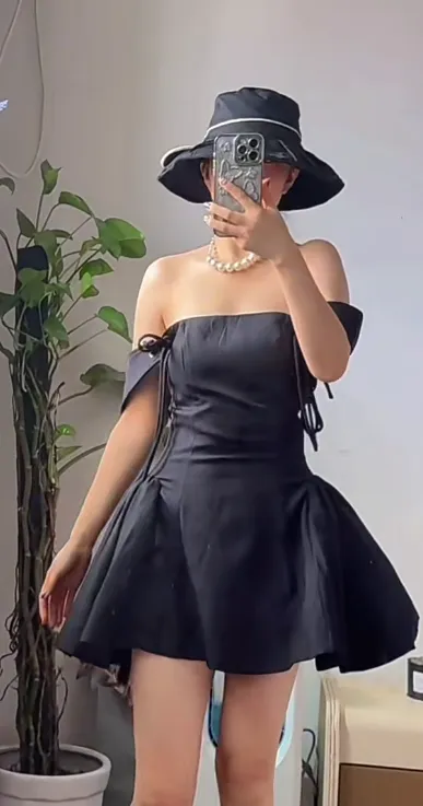 Sexy Off-the-shoulder A-Line Satin Short Prom Dresses Black Homecoming Dresses Birthday Dresses HZ1121