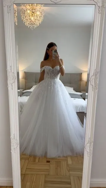 Ethereal Wedding Dress Ball Gown Off The Shoulder Tulle White Wedding Dresses Bridal Gowns HZ1121
