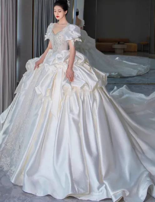 Princess Bridal Dress Ball Gown V-Neck Satin White Beads Long Wedding Dress Modest Bridal Gowns HZ1121