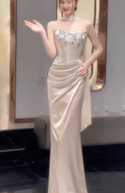 Elegant Sheath Strapless Evening Gown Satin Champagne Formal Dress Sequin Long Prom Dresses HZ1121