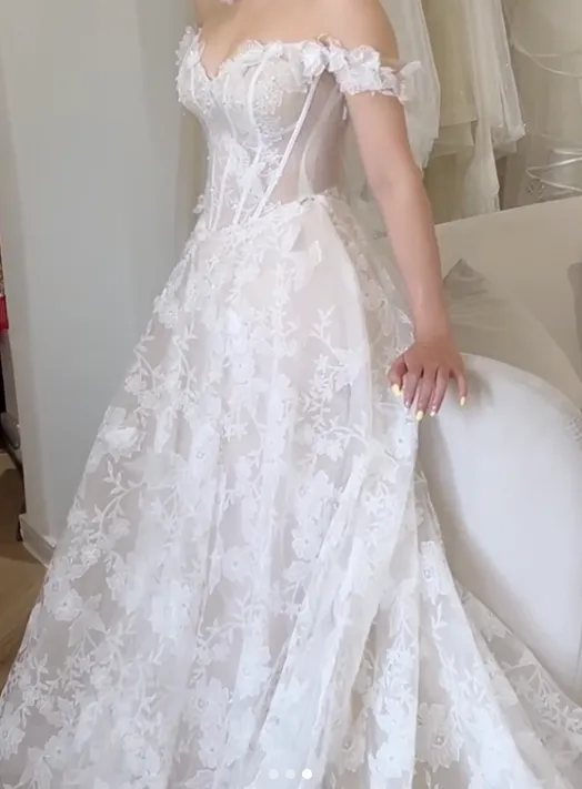 Modest Off-the-shoulder Bridal Gown Glam Applique Tulle Beaded Wedding Dress HZ1121