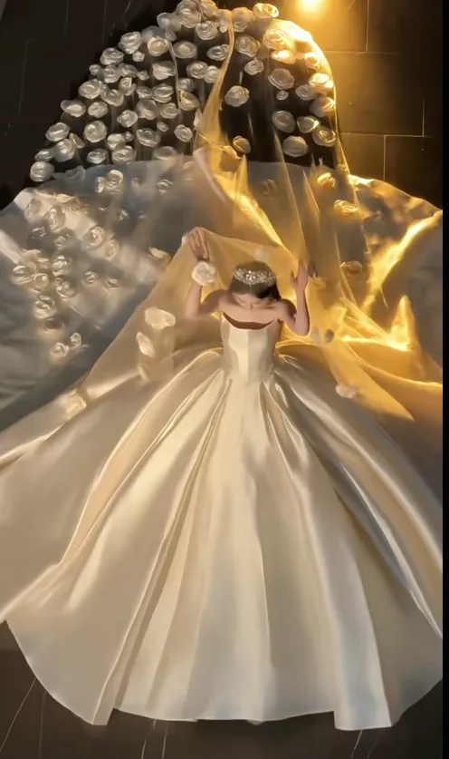 Timeless Strapless Ball Gown Satin Luxury Wedding Dress, White Bridal Gowns HZ1121