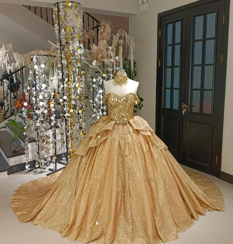 Cute Off-the-shoulder Ball Gown Sequins Long Prom Dresses Gold Quinceanera Dresses estido De 15 Anos Sweet 16 Dress HZ1121
