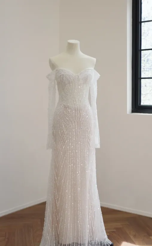 Timeless Off-the-shoulder Sheath Wedding Dresses Tulle Sequined White Bridal Gowns HZ1121