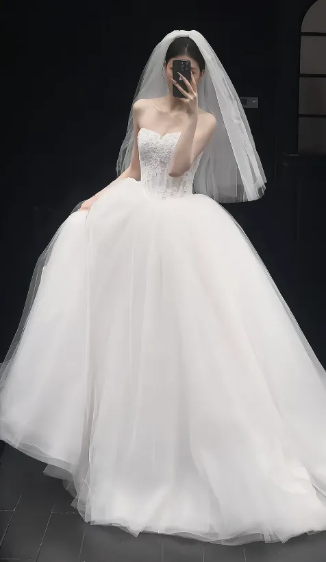 Timeless Strapless Ball Gown Tulle Wedding Dresses Applique White Bridal Gowns Sleeveless Bridal Dresses HZ1121