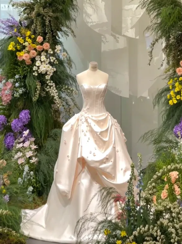 Fairy Strapless Ball Gown Satin Long Wedding Dresses Champagne Bridal Gowns Sleeveless Bridal Dresses HZ1121