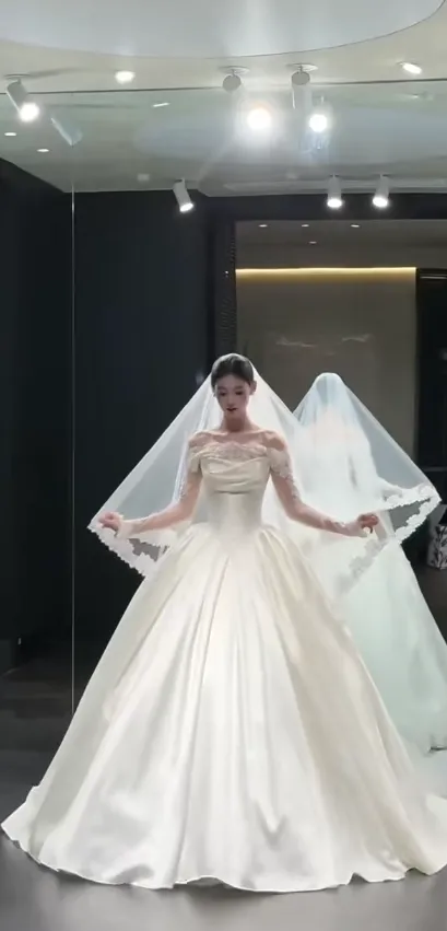 Luxury Off-the-shoulder Ball Gown Long Wedding Dresses Satin White Bridal Gowns Long Sleeve Bridal Dresses HZ1121